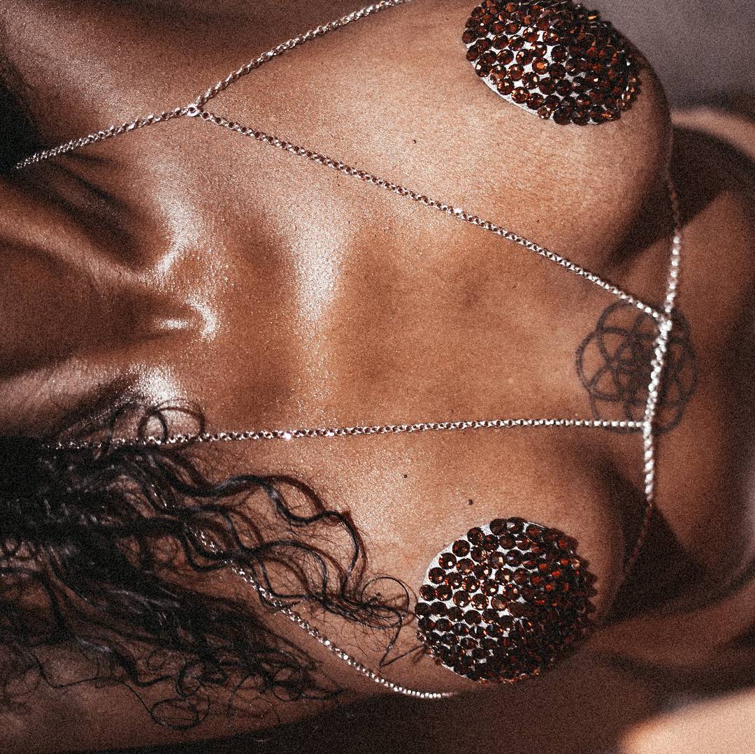 NUDE TOPAZ ROUND SWAROVSKI CRYSTAL PASTIES